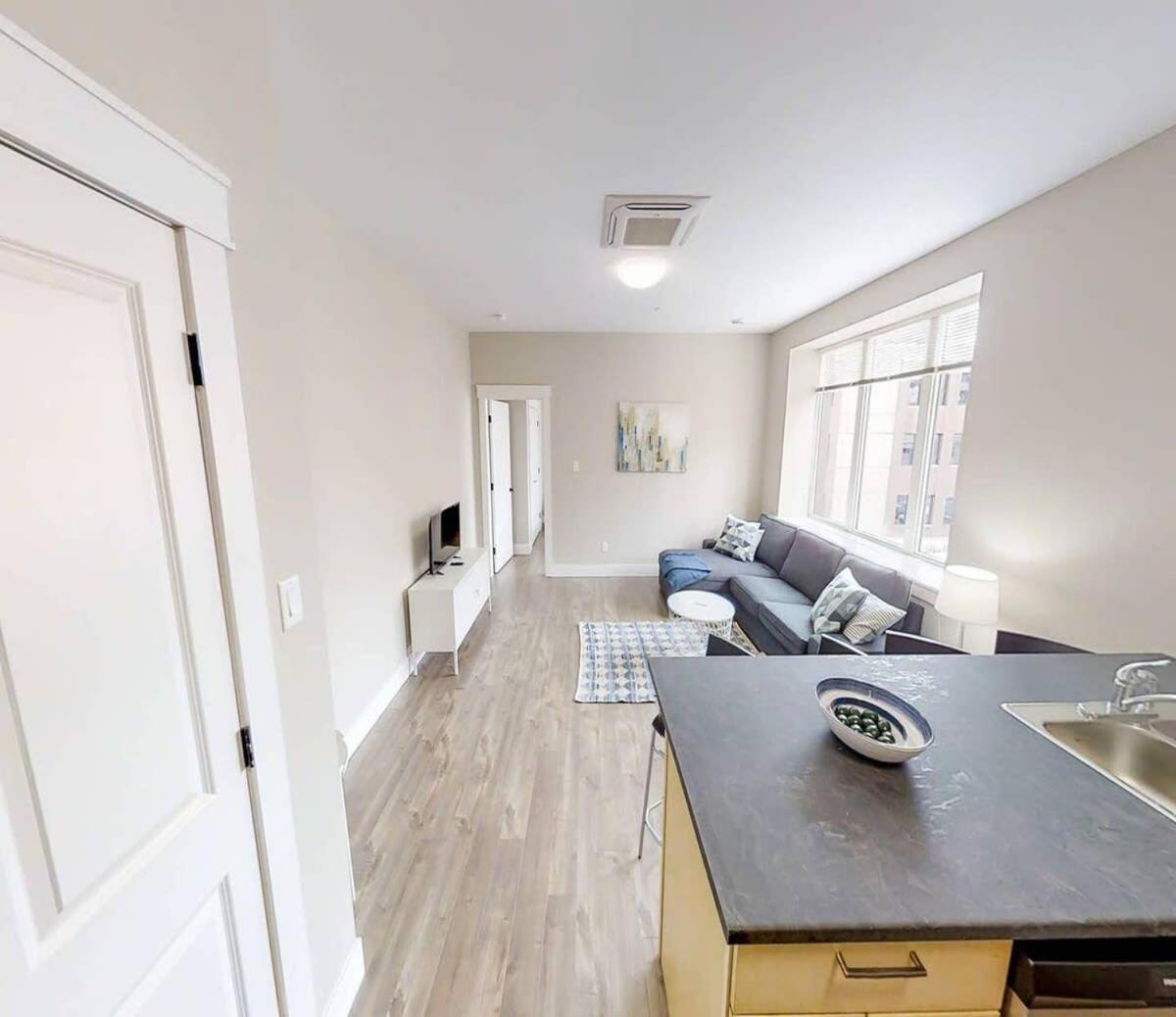 Premium Condo Heart Of Uptown Location Parking Coffee Saint John Exterior foto